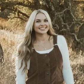 @kelsielynn
