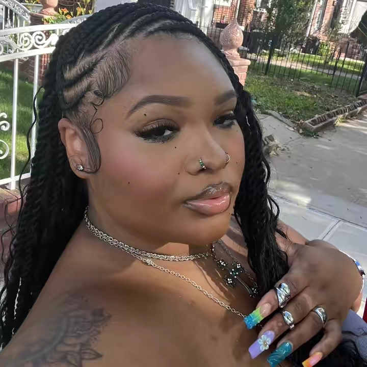 @fatgirlhero