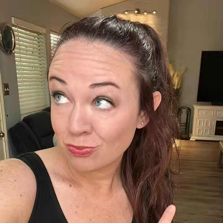 @daniellencurlee