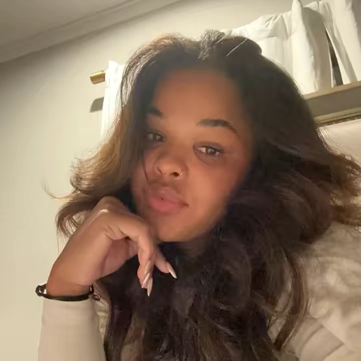 @helloitstakira