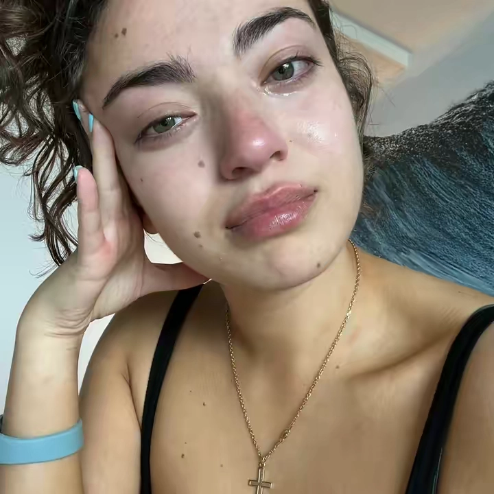 @victoriaxsanabria