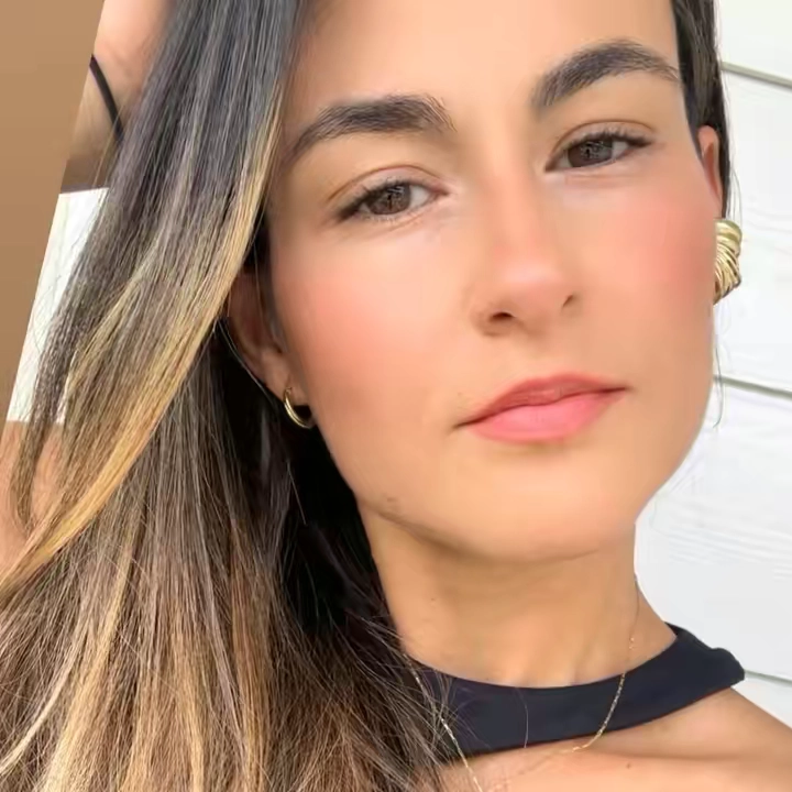 @byisanavarro