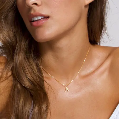 VENOCO Women's Gold Initial Letters Necklace, Gold-Plated Letters Pendant, Fashion Alphabet Tiny A-Z Choker, Cute Accessories, Personalized Monogram Jewelry, Gifts for Women