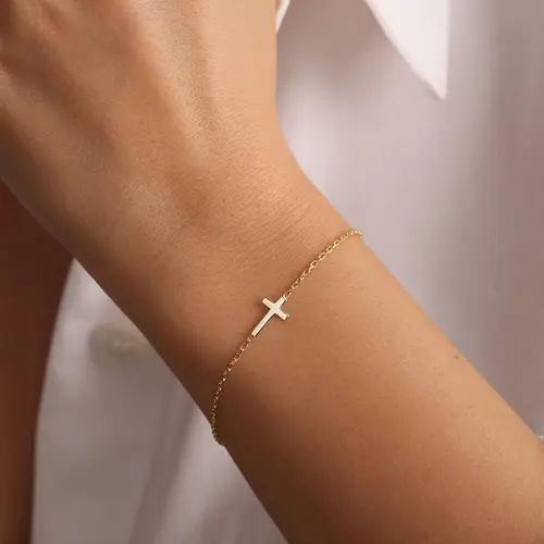 VENOCO Women's Gold Cross Bracelet - Elegant Dainty Lightweight Handmade Herringbone Twisted Rope Box Mesh Chain, Female Daily Fashion Costume Jewelry Gift Accessory