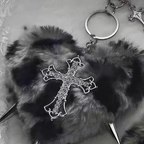 Punk Style Leopard Print Rivet Cross Keychain, Cool Rock Heart Bag Decoration Accessory, Gothic Wind Keyring for Bags, Key Charms