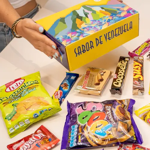 Venezuelan Chocolate Candies Gift-Ready Box - Low Cholesterol Snack Packs, Salty Crunch Mix, Latin Cupboard Snacks Bundle for Holidays