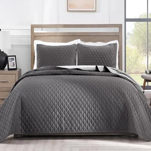【SohoChic】Exclusivo Mezcla Ultrasonic Reversible Quilt Bedding Set with Pillow Shams, Soft Bedspreads Bed Coverlets for All Seasons, Bedding Sets, California King Bed