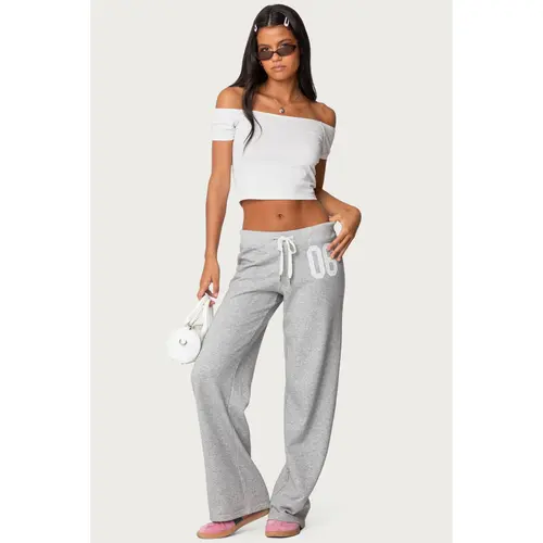 06 Sweatpants