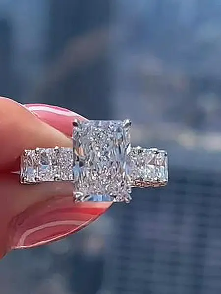 Maxine Affordable Luxury 5.0ct Radiant Cut Engagement Ring,5A Cubic Zirconia Women's Ring Jewelry,Promise Ring for Daily,Travel,Proposal,Wedding,Birthday,Anniversary