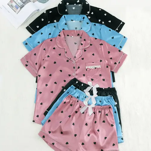 Women's Heart Print Contrast Binding Lapel Shirt & Elastic Waist Shorts Pyjama Set, Heart Printed Pajama, Short Sleeve Pocket Button Up Top & Shorts Pj Set, Ladies Soft Satin Sleepwear Loungewear for All Seasons