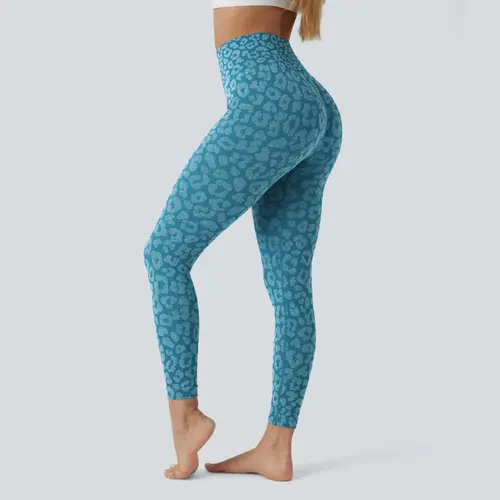 Halara Seamless Flow High Waisted Leopard 7/8 Yoga Leggings #BackToSchool