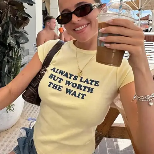 Women's Letter Print Round Neck Casual Style Tee, Fashion Casual Crew Neck T-shirt for Daily Holiday Vacation Outdoor Wear, Ladies Clothes for All Seasons, Top