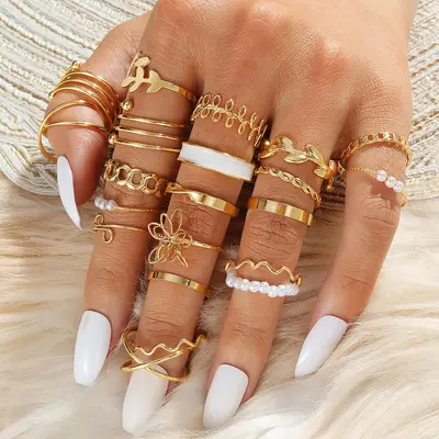 Women's 22-Pcs Gold Boho Vintage Ring Set - Hollow & Twisted Designs, Mixed Sizes, Dainty Stacking Rings, Fashionable Knuckle Jewelry, Boho Style Fashionable Jewelry