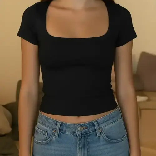 Women's Solid Color Cropped Tee, Casual Basic Slim-fitting Short Sleeve T-shirt, Ladies Clothes for Daily Wear, Chic Minimalist Summer Tops, Casual Minimalist Style