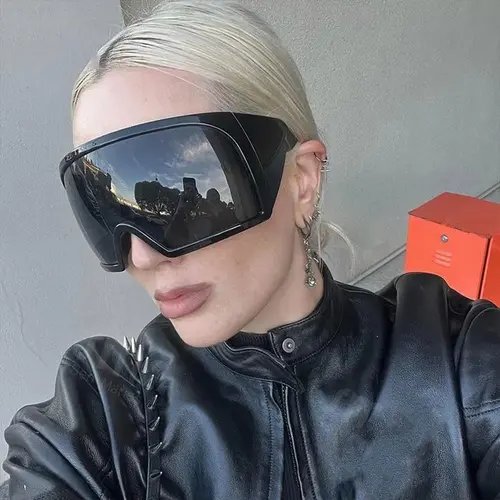 Futuristic Wrap Around Sunglasses Rave Curved Lens UV400 Protection 2000'S Eyewear Oversized Y2K Sun Glasses  Cool Steampunk Oversize Wrap Around Sunglasses