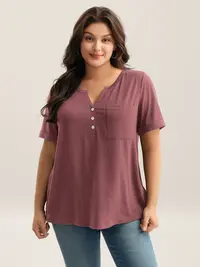 BLOOMCHIC Plus Size Blouse for Women [M-6X] - V-Neck Short Sleeve Button Detail Top with Pocket, Relaxed Fit Casual Workwear Shirt, Everyday Summer Top,Back To School,Fall Pick, Spotlight Day，SohoChic