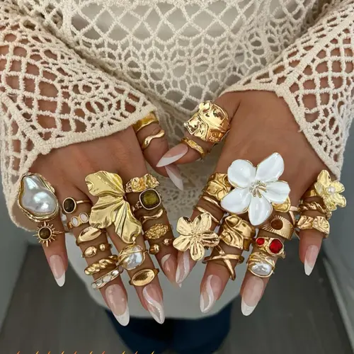 Mother's Day Gift Elegant Floral Imitation Pearl Stunning Beautiful Rings Set, Zinc Alloy Wide Band Women's Rings, Statement Multi Ring, All-Season Jewelry Gift for Parties & Birthdays