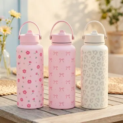 Sandjest Fall Cozy 32oz Sports Insulated Water Bottle with Flip Straw Lid & Handle, Grippy Bottom, Keeps Drinks Cold for 12 Hours, Ideal for Travel School Outdoor Gym, Gifts for Her Women Holidays Christmas