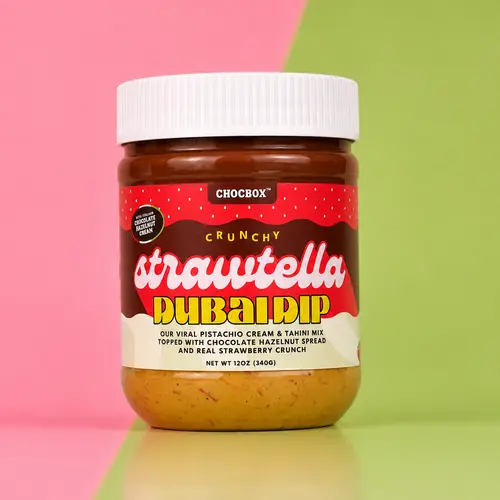 Strawtella Dubai Spread Dip (12 oz) - Fruit Food with Pistachio Cream, Chocolate Hazelnut Cream, Crunchy Real Berries, Nuts, Shredded Kataifi - Ready-to-Eat Jar for Quick Dessert, Ideal for Dunking, Spooning, Stuffing Pantry Preserve