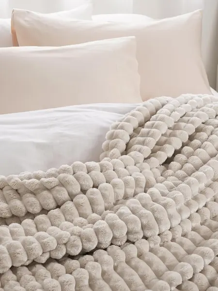 【SohoChic】PHF Luxury Soft Fleece Blanket, No Shed No Pilling, 380GSM Fluffy Cozy Blankets for Bed, SohoChic Lightweight Bedding for Home Decor, Ideal Gift