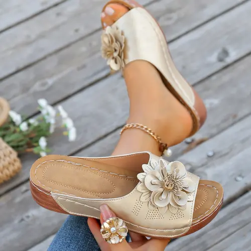 Women's Summer Outdoor Fashion Slip-On Sandals, Fashionable Slide Sandals, Casual Floral Rubber Wedge Slippers, Versatile Beach Shoes for Women, Boho Casual Sandals, Casual Trendy Sandals, Comfortable and Stylish