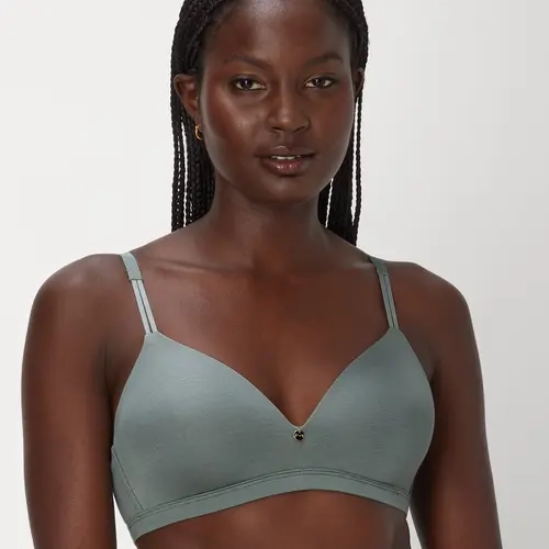Maidenform  T-Shirt Bra Women's Everyday Luxe Wireless 4-Way Stretch Smoothing 3-Ply Wing for Enhanced Comfort  Support Ultra-flattering