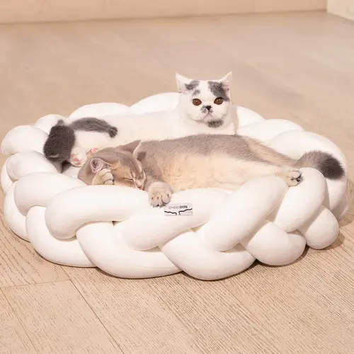 Weave Donut Bed - Cozy Fluffy Calming Bed for Small/Medium Dogs & Cats, Soft Plush Round Pet Bed for Winter Comfort, Washable, Anti-Slip Bottom, Camas para Perros, Pet Supplies Bedding
