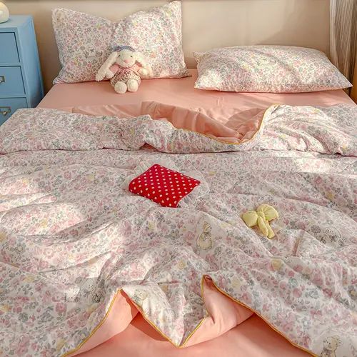 Pink Cherry Blossom Print Summer Lightweight Floral Print Quilt Ultra-soft and skin-friendly air-conditioning quilt, summer cooling blanket Lightweight Quilts Ideal for summer use in bedrooms, offices, beds, living rooms, and home relaxation