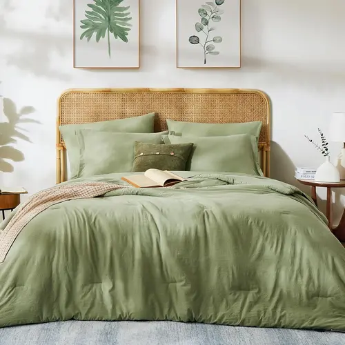 【Back to School】Wrensonge King Size microfiber Comforter Set- 7 Pieces Soft Sage Green Super size Bed in a Bag King with Double Sided Storage Pockets, Flat Sheet, 2 Pillow Shams, and 2 Pillowcases- Warm Bed Set for All Season bed comforter set