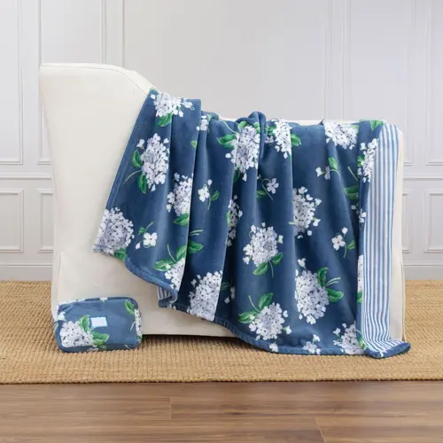 Draper James Reversible 60x70 Velvetsoft Throw