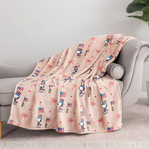 Berkshire Peanuts Americana 55x70 Velvetsoft Throw
