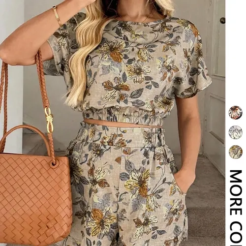 Women's Vintage Floral Bohemian Chic Casual Clothes Set, Round-Neck Cinched-Waist Ruched Top and Pleated Pocket Shorts