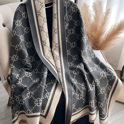 Women's Four‑Leaf Clover Print Scarf, Soft Accessory, Casual Fall & Winter Wrap, Elegant Gift for Friends