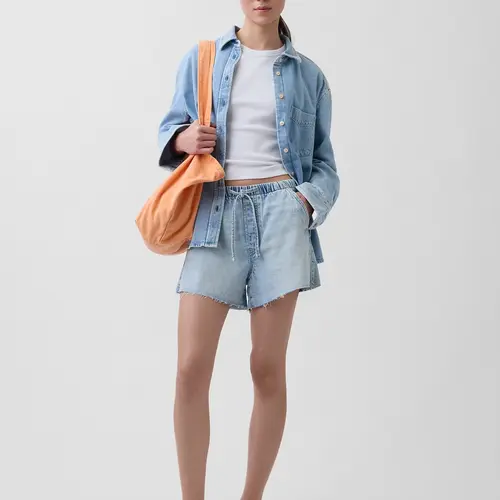 Gap Women's 3.5” UltraSoft Low Slung Easy Denim Shorts