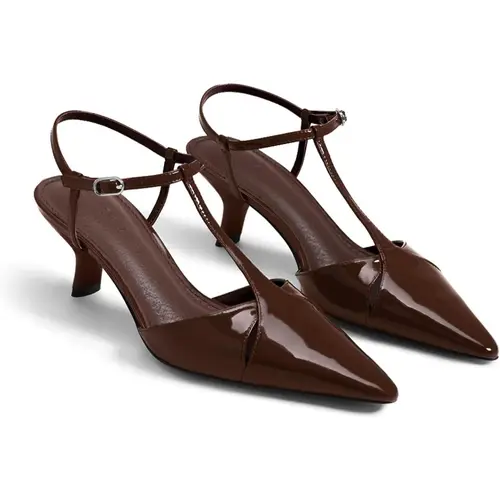 Coutgo Women's Pointed Toe Cutout T-Strap Leather Pumps - Low Kitten Heels, Adjustable Buckle, Breathable, Slip-Resistant, Fashionable Party Shoes, Party Wear, Pointed Toe Glam, Wedding-Ready Style with Poise, Lightweight Lift, All-Season Sandals,sohochic