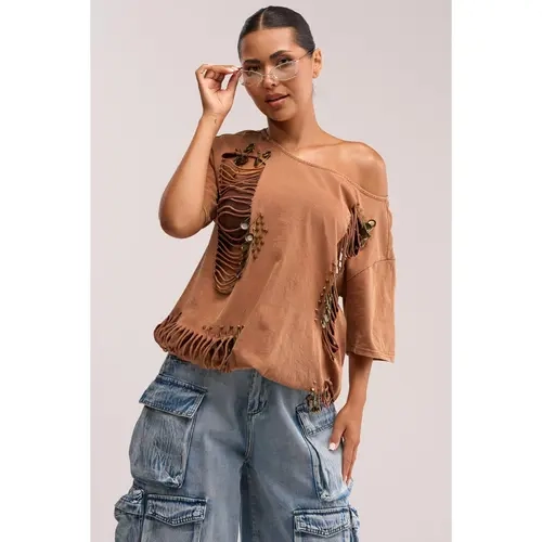 IN THE CUT DISTRESSED TEE