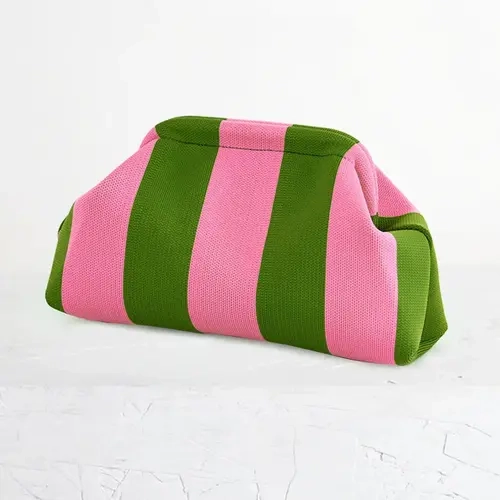Compact, lightweight, versatile handheld bag, Trendy handbags, cute retro contrasting dumpling bag, niche design, personalized red daily use bag, versatile cloud bag, suitable for shopping, commuting, daily outings