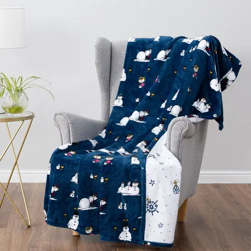 Berkshire Holiday Peanuts Twin Print Throw in Gift Box