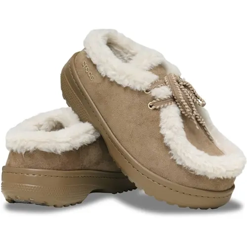 Crocs Adult Unfurgettable Chalet Fuzzy Lined Clogs, Cozy Moccasin Shoes for Fall