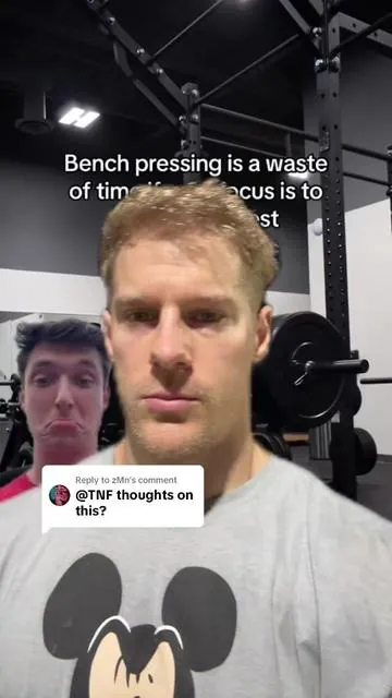 Replying to @zMn bench press a waste of time for chest???#greenscreenvideo #greenscreen 