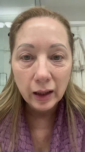 Cat’s out of the bag…Face Tightener works just as well as the Eye Tightener 😉. #peterthomasroth #peterthomasrothinstantfirmx #wrinklesbegone #aginggracefully #ptr #wrinkles #maturemakeup @Peter Thomas Roth Labs 