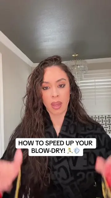 Turn blow drying from a chore to a treat! 😏 Speed Dry Blow-Dry Spray cuts drying time by 30% and keeps hair hydrated! 🤩💦 @Leah Garcia #colorwow #blowdry #blowdryroutine #blowout #blowouttips #blowoutroutine 