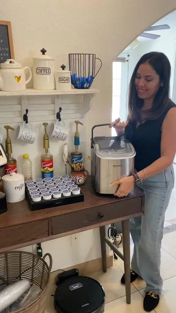 ✨Mini cubitos de hielo 🧊 #tiktokmademebuyit #tiktokmusthaves #tiktokfinds #gastelumjess #icemaker #icemachine #nuggetice #maquinaparahacerhielo #maquinadehielo #fyp #fypage #fypシ゚viral #parati 