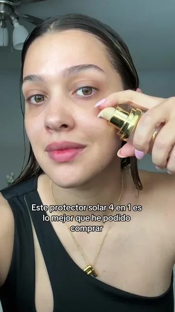 Protector spf50/hidratante/base 😱 #spf50 #protectorsolar #4in1 #moisturizer #foundation #foreverbloom #bloqueadorsolar #skincare #skincareroutine #TikTokMadeMeBuylt