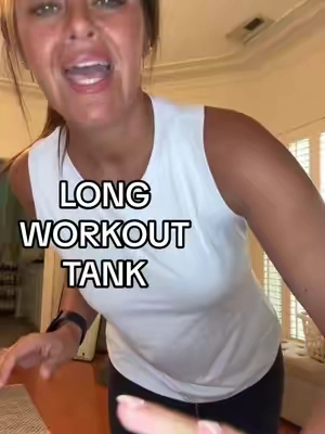 Long workout tanks will always be in style! The little details make it the perfect shirt 💪🏼 @Halara_official #size6fashion #halara #backtoschool #workouttank