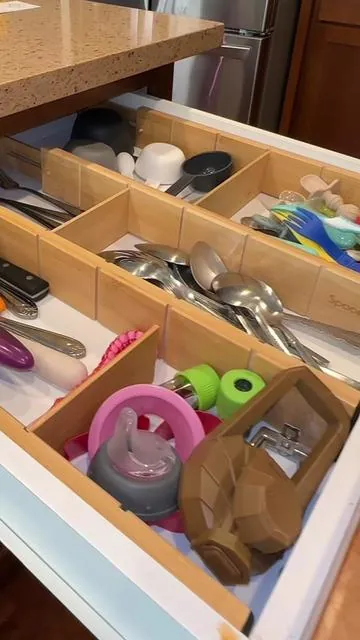 Divisores para tu utensilios de cocina o tambien para los snacks, me encantaron! #mom #tiktokshopbacktoschool #maternidad #momsoftiktok #drawerorganization #vidaenusa #sahm #organizing 