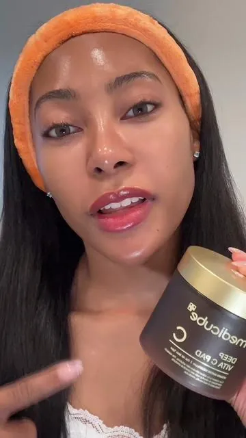 not gatekeeping my fav K Beauty toner pads! ✨🍊🫶 Medicube Deep Vita C Pad #kbeauty #medicube #deepvitacpad #foryou #besttonerpadskorean #vitaminc #hyperpigmentation #dullskin 