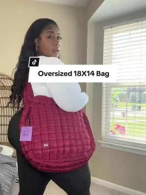 More colors its hard to choose!! Look at this Oversized bag!! These puffer bags are everything!! Airport bag, gym bag, school bag. #bag #tiktokbag #pursetok  #purse #crossbodybag #gymbag 