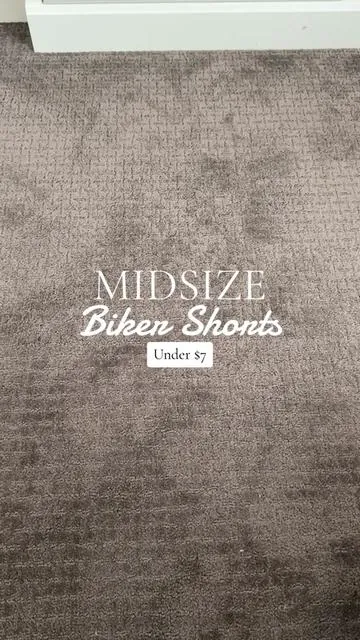 Midsize biker shorts 🩷 Love the longer length of these biker shorts and they come in several color options! #bikershort #bikershorts #bikeshorts #midsizeshorts #shorts 