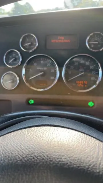 #fyp #trucktok #paccar #cumminsmotor #detroit #diesel #trucker #trucksoftiktok 
